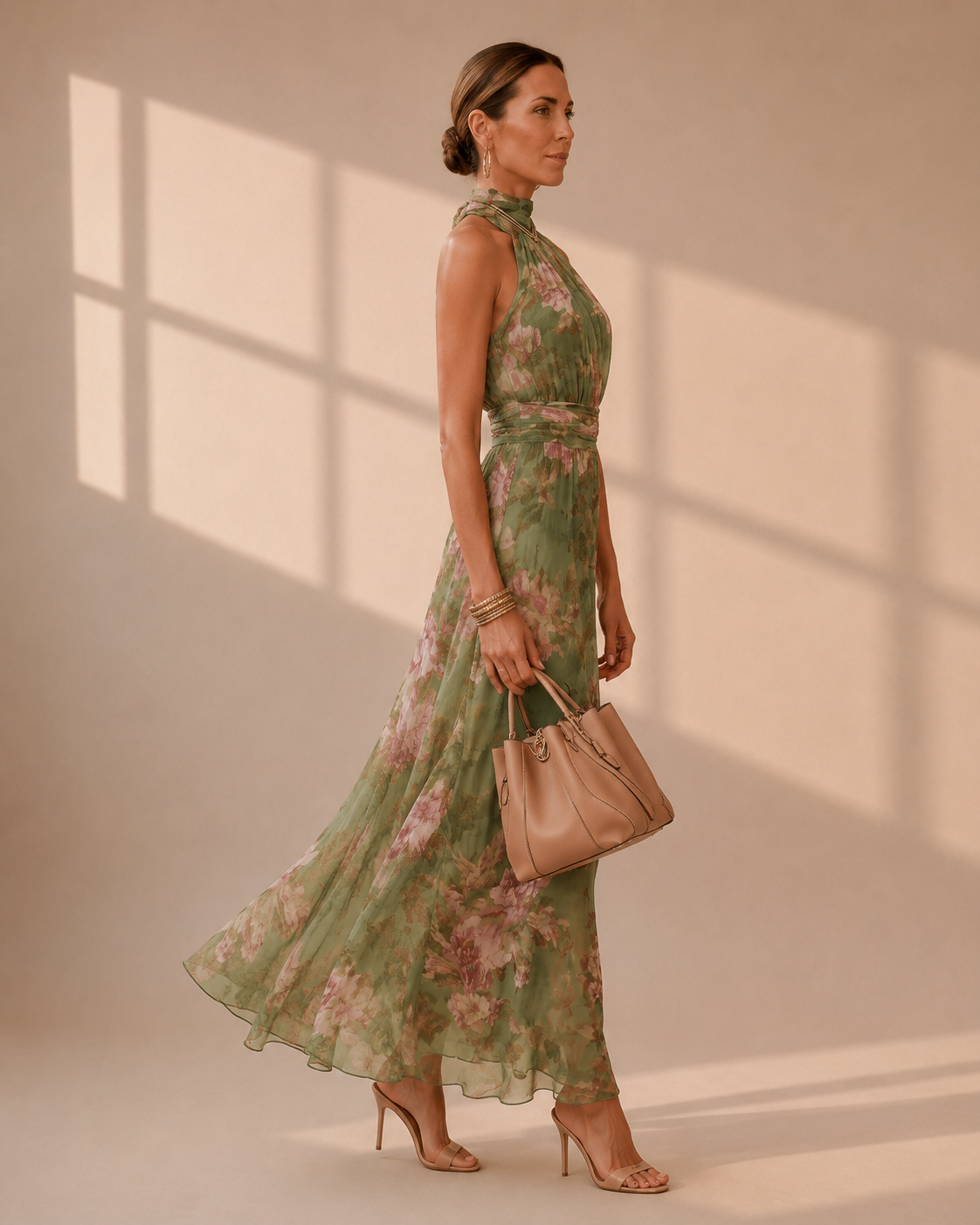 Vestido Largo Floral Halter con Detalle Dorado