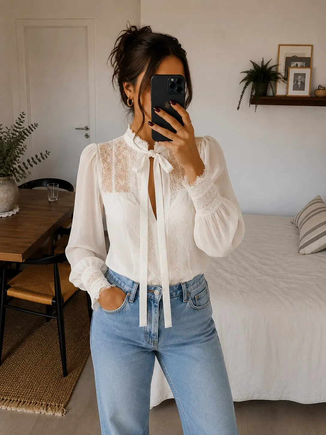 Mirela Studio Blanco / XS Blusa Elegante Cuello Alto y Lazo